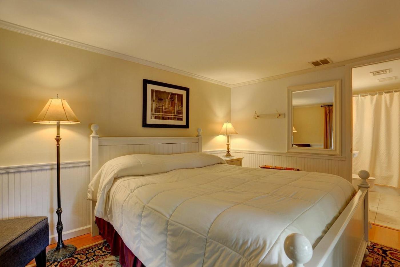 Greystone Manor Bed & Breakfast Bird-in-Hand Exterior photo