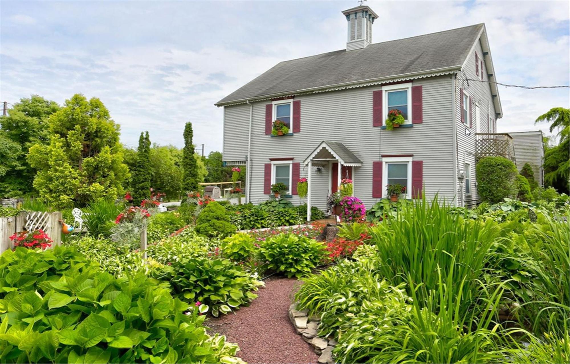 Greystone Manor Bed & Breakfast Bird-in-Hand Exterior photo