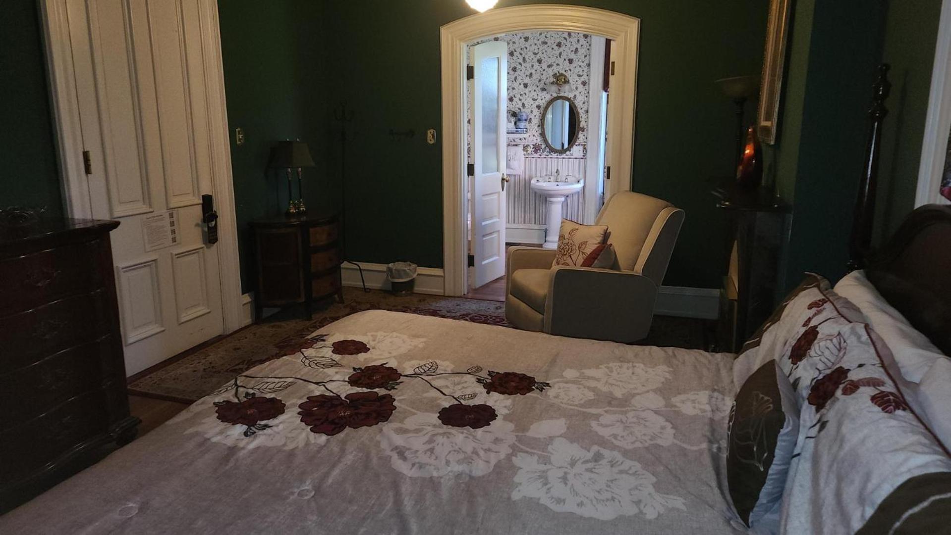 Greystone Manor Bed & Breakfast Bird-in-Hand Exterior photo
