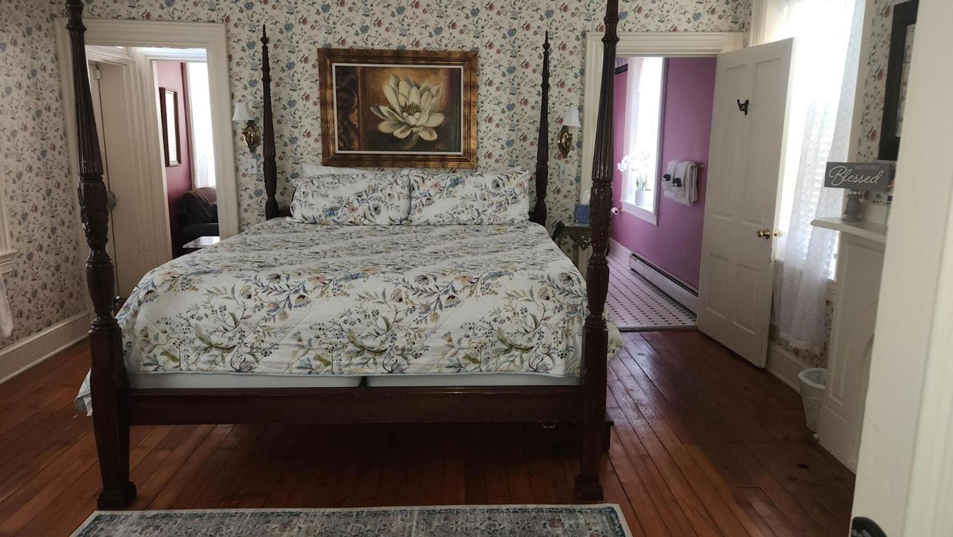 Greystone Manor Bed & Breakfast Bird-in-Hand Exterior photo