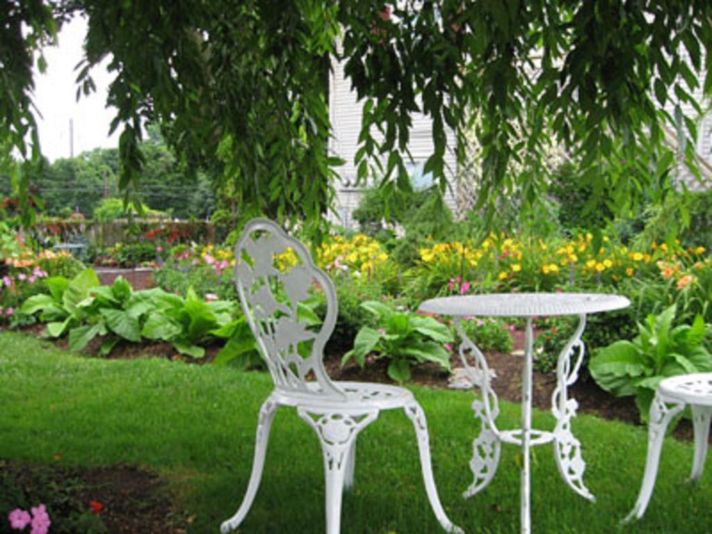 Greystone Manor Bed & Breakfast Bird-in-Hand Exterior photo
